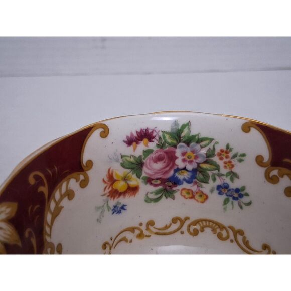 Vintage Royal Albert Canterbury Bone China Made in England Pattern Teacup - Picture 7 of 10